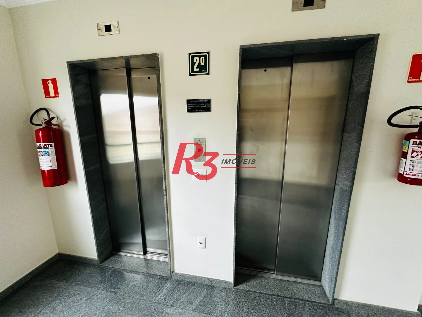 Sala para alugar, 121 m² por R$ 5.000,00/mês - Gonzaga - Santos/SP