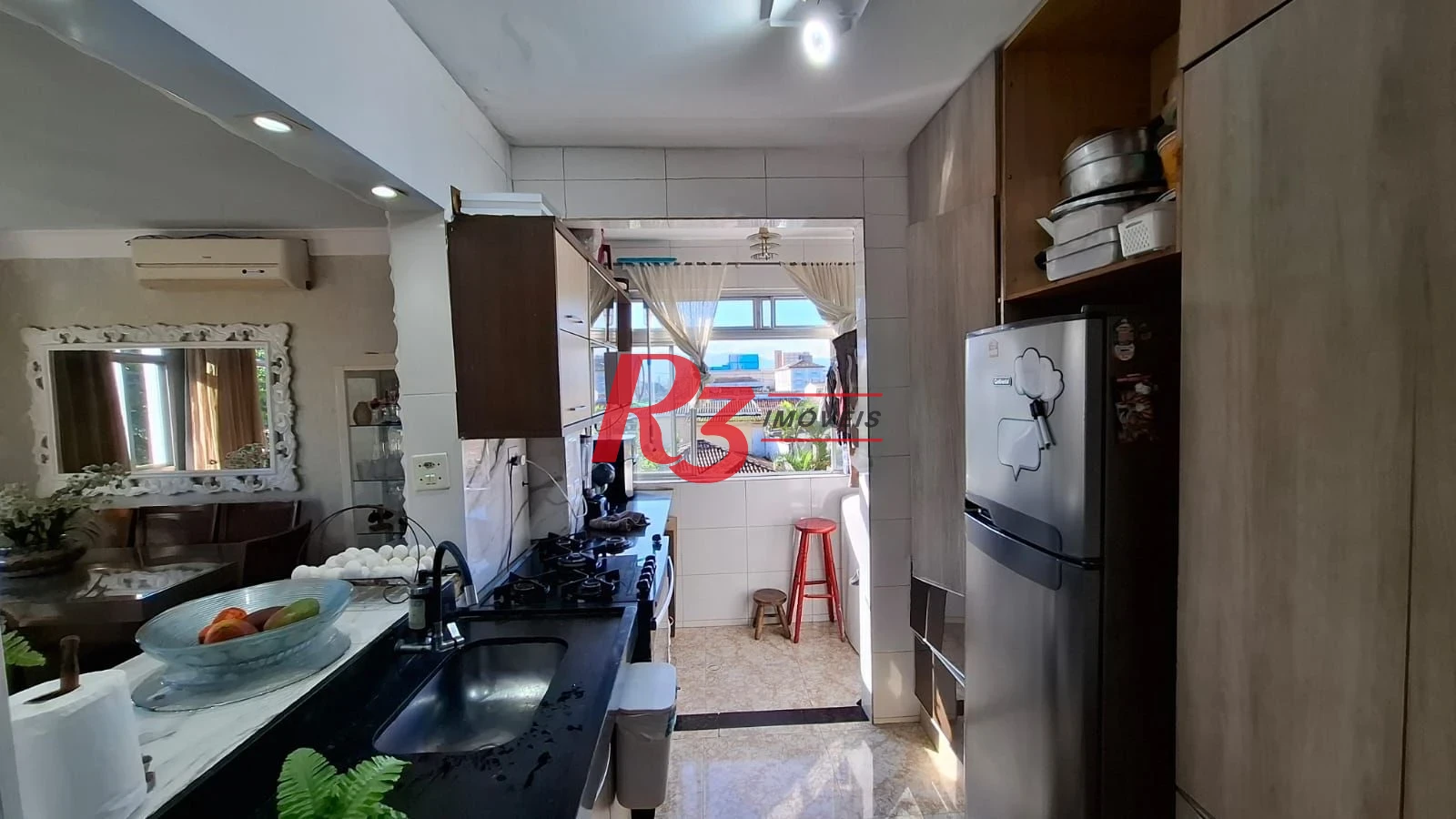 Apartamento com 3 dormitórios à venda, 84 m² por R$ 300.000,00 - Centro - São Vicente/SP