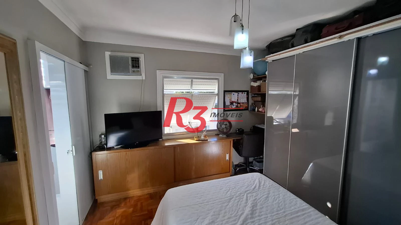 Apartamento com 3 dormitórios à venda, 84 m² por R$ 300.000,00 - Centro - São Vicente/SP