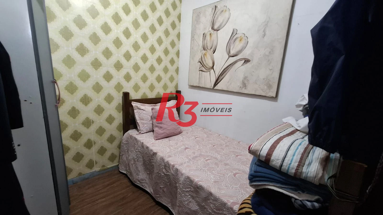 Apartamento com 3 dormitórios à venda, 84 m² por R$ 300.000,00 - Centro - São Vicente/SP