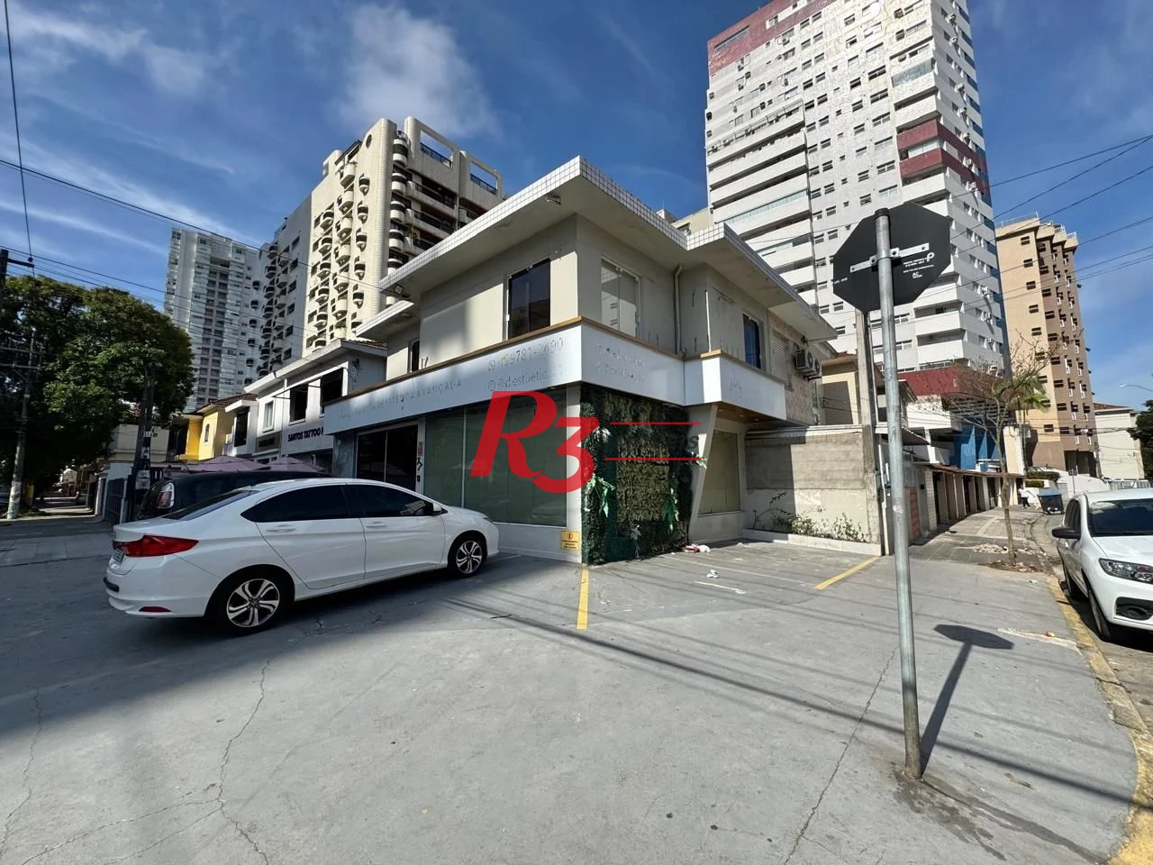Sobrado com 3 dormitórios para alugar, 200 m² por R$ 16.550,00/mês - Gonzaga - Santos/SP