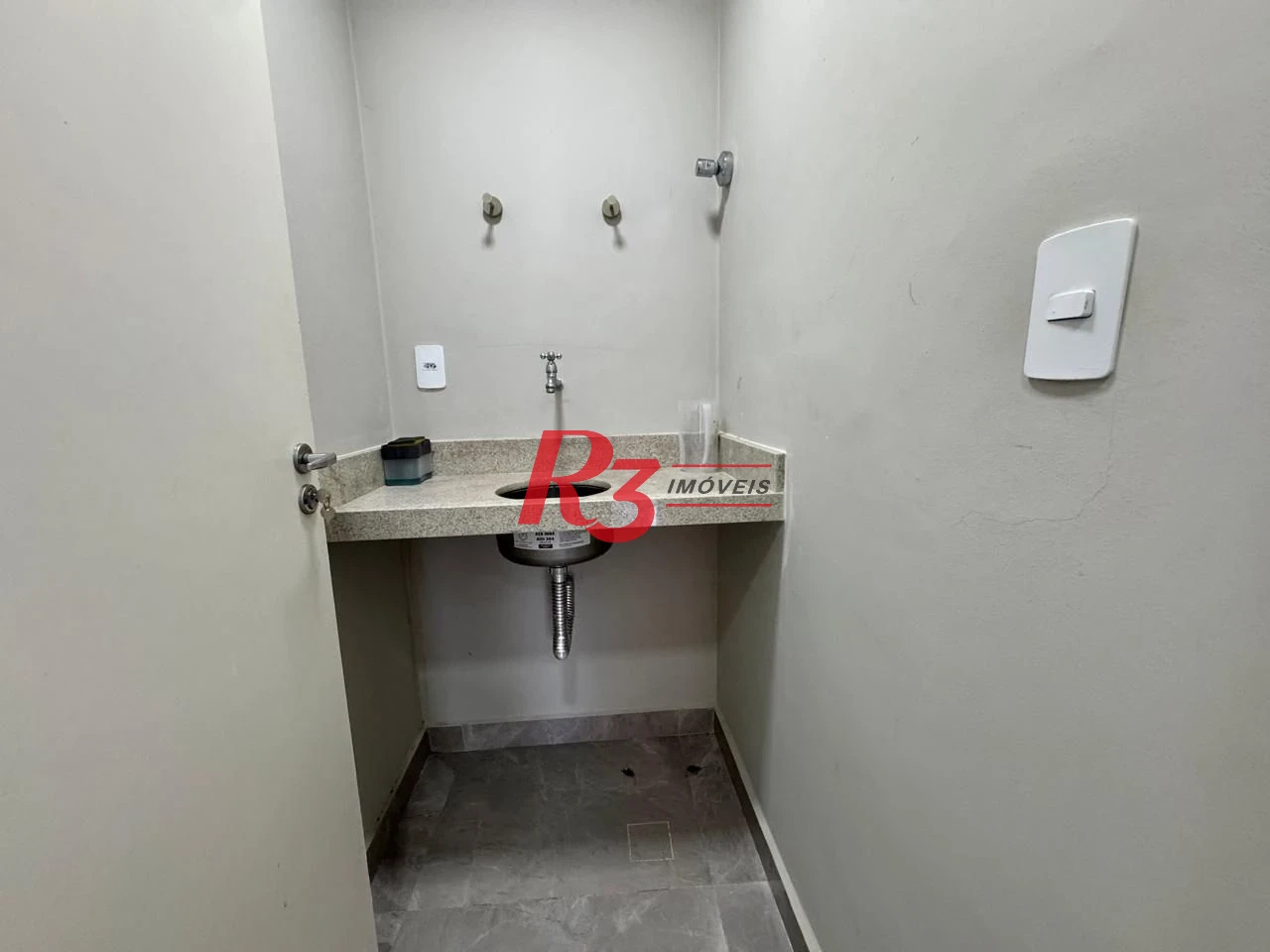 Sobrado com 3 dormitórios para alugar, 200 m² por R$ 16.550,00/mês - Gonzaga - Santos/SP