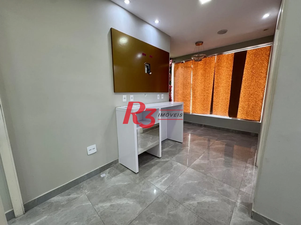 Sobrado com 3 dormitórios para alugar, 200 m² por R$ 16.550,00/mês - Gonzaga - Santos/SP