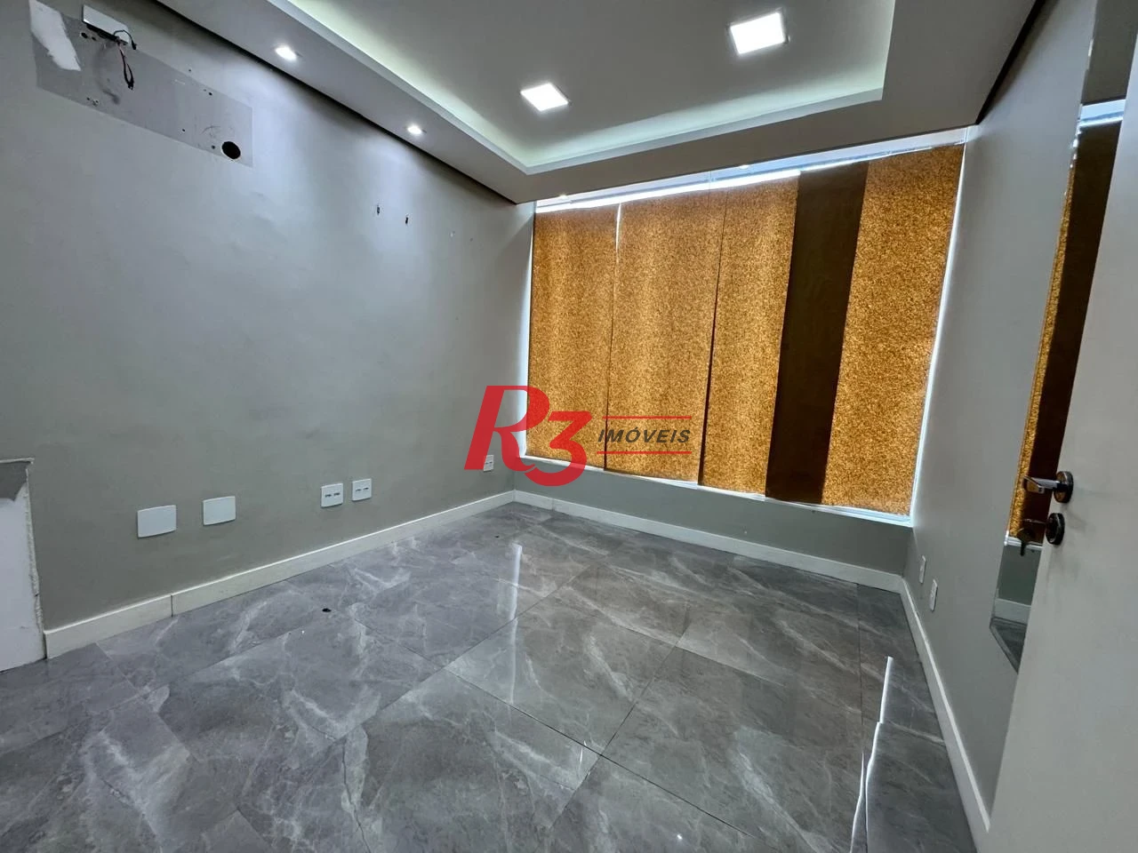 Sobrado com 3 dormitórios para alugar, 200 m² por R$ 16.550,00/mês - Gonzaga - Santos/SP