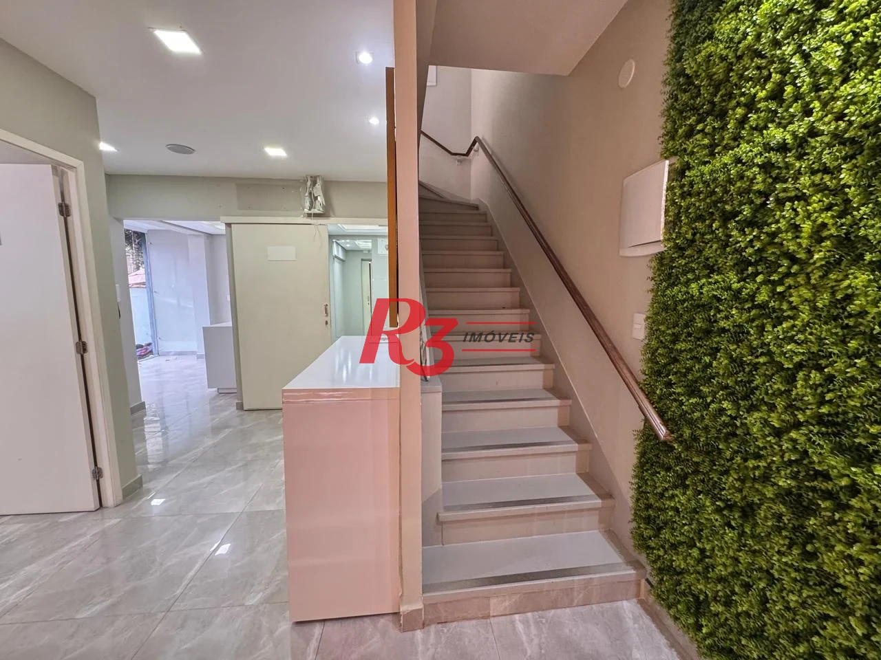 Sobrado com 3 dormitórios para alugar, 200 m² por R$ 16.550,00/mês - Gonzaga - Santos/SP