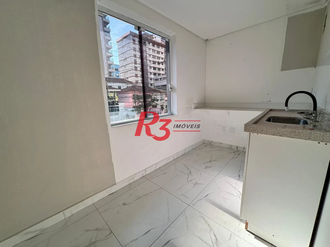 Sobrado com 3 dormitórios para alugar, 200 m² por R$ 16.550,00/mês - Gonzaga - Santos/SP