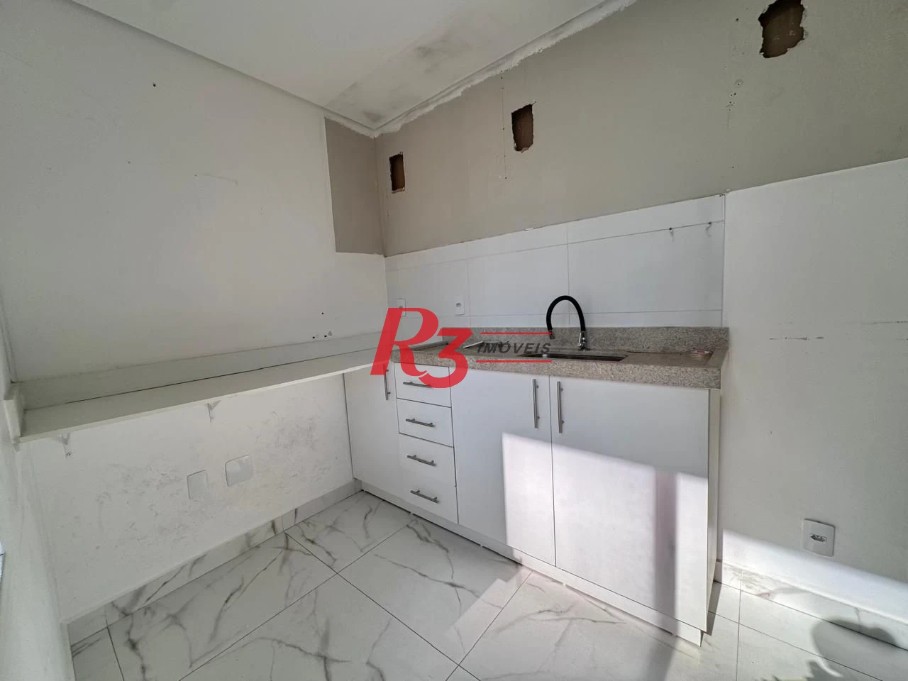 Sobrado com 3 dormitórios para alugar, 200 m² por R$ 16.550,00/mês - Gonzaga - Santos/SP