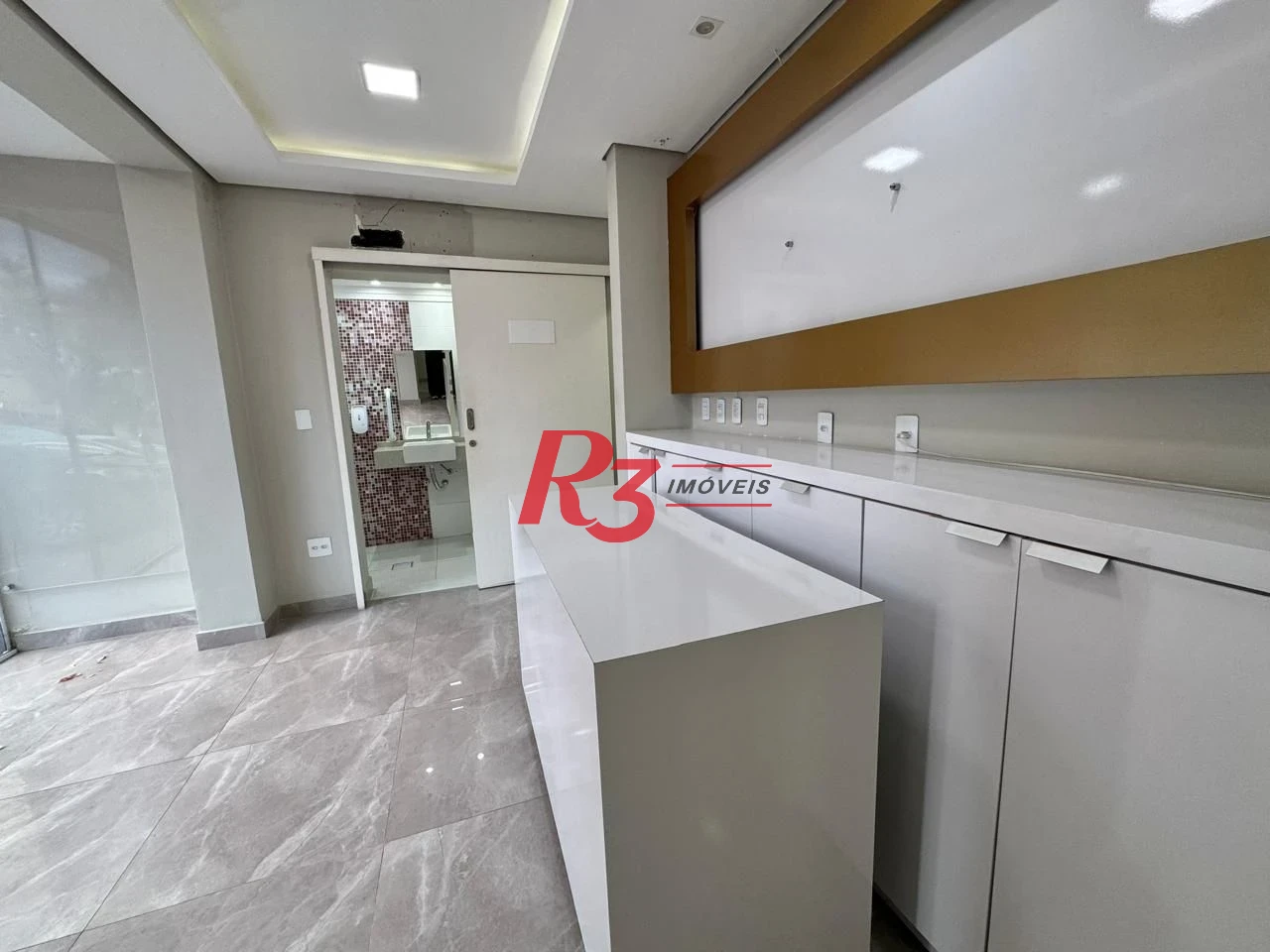 Sobrado com 3 dormitórios para alugar, 200 m² por R$ 16.550,00/mês - Gonzaga - Santos/SP