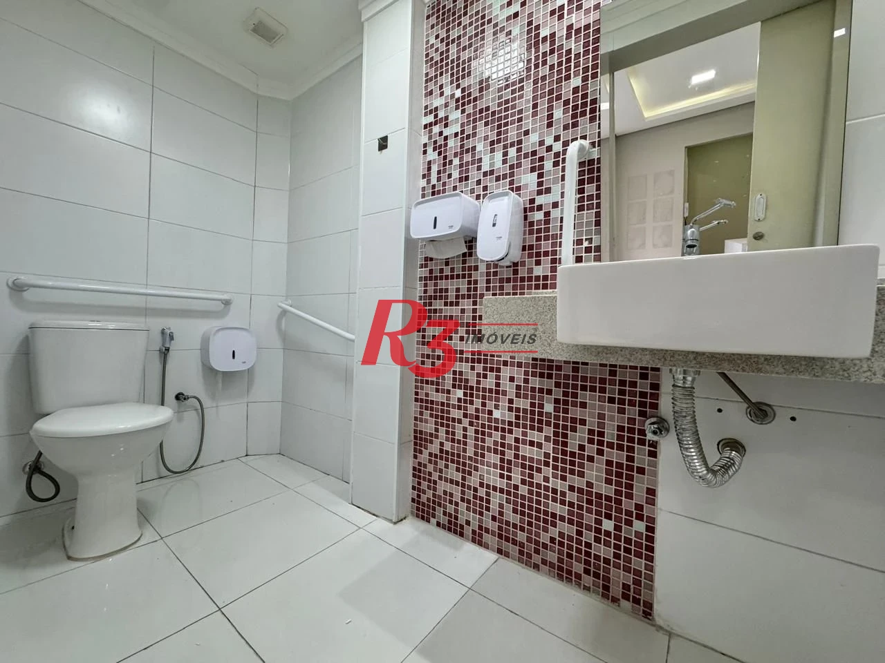Sobrado com 3 dormitórios para alugar, 200 m² por R$ 16.550,00/mês - Gonzaga - Santos/SP