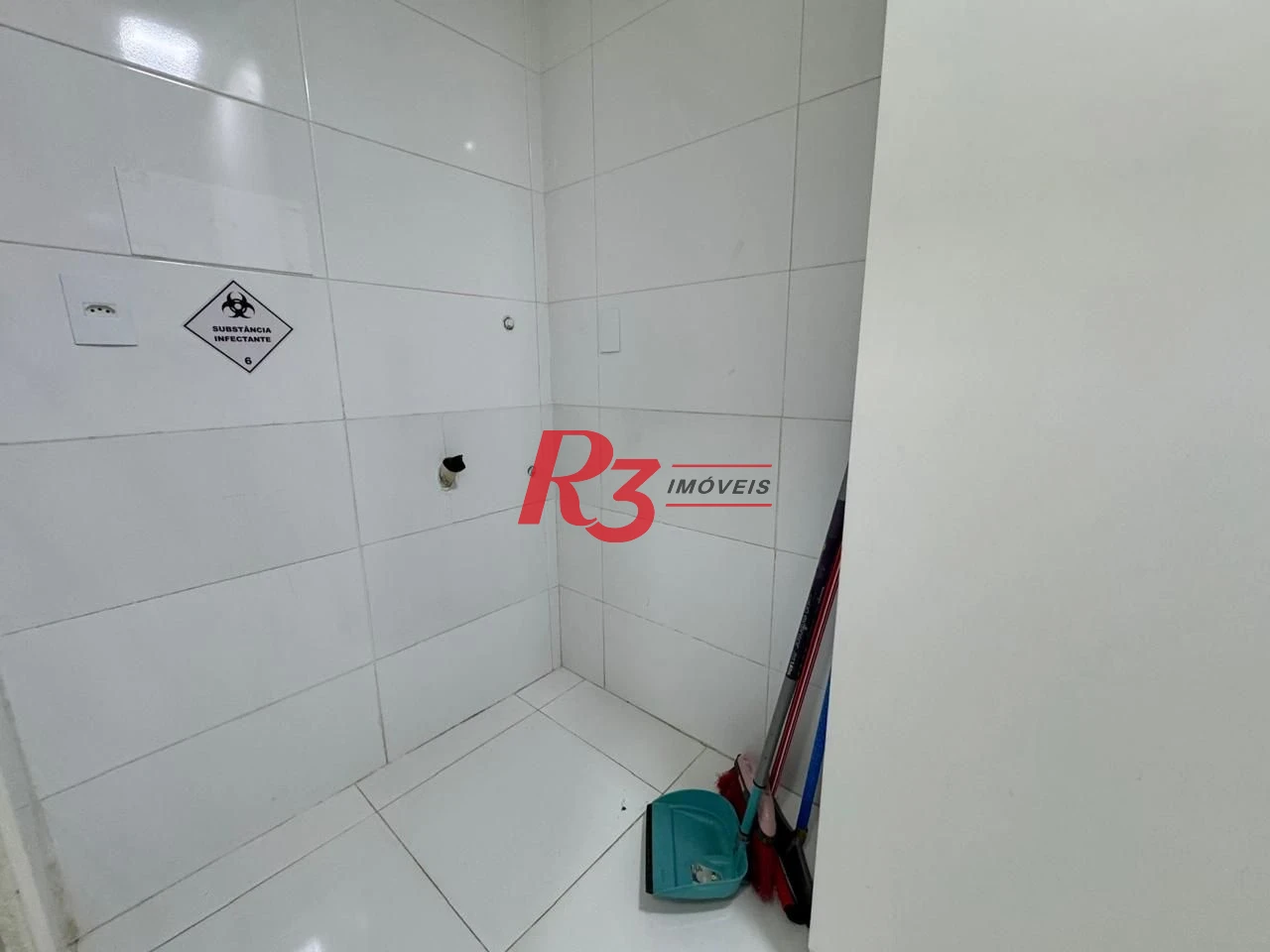Sobrado com 3 dormitórios para alugar, 200 m² por R$ 16.550,00/mês - Gonzaga - Santos/SP