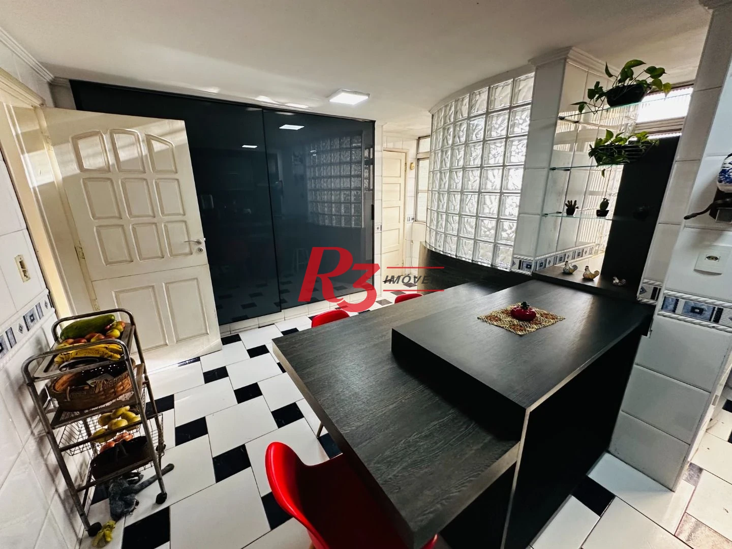 Apartamento com 4 dormitórios à venda, 184 m² por R$ 980.000,00 - Ponta da Praia - Santos/SP