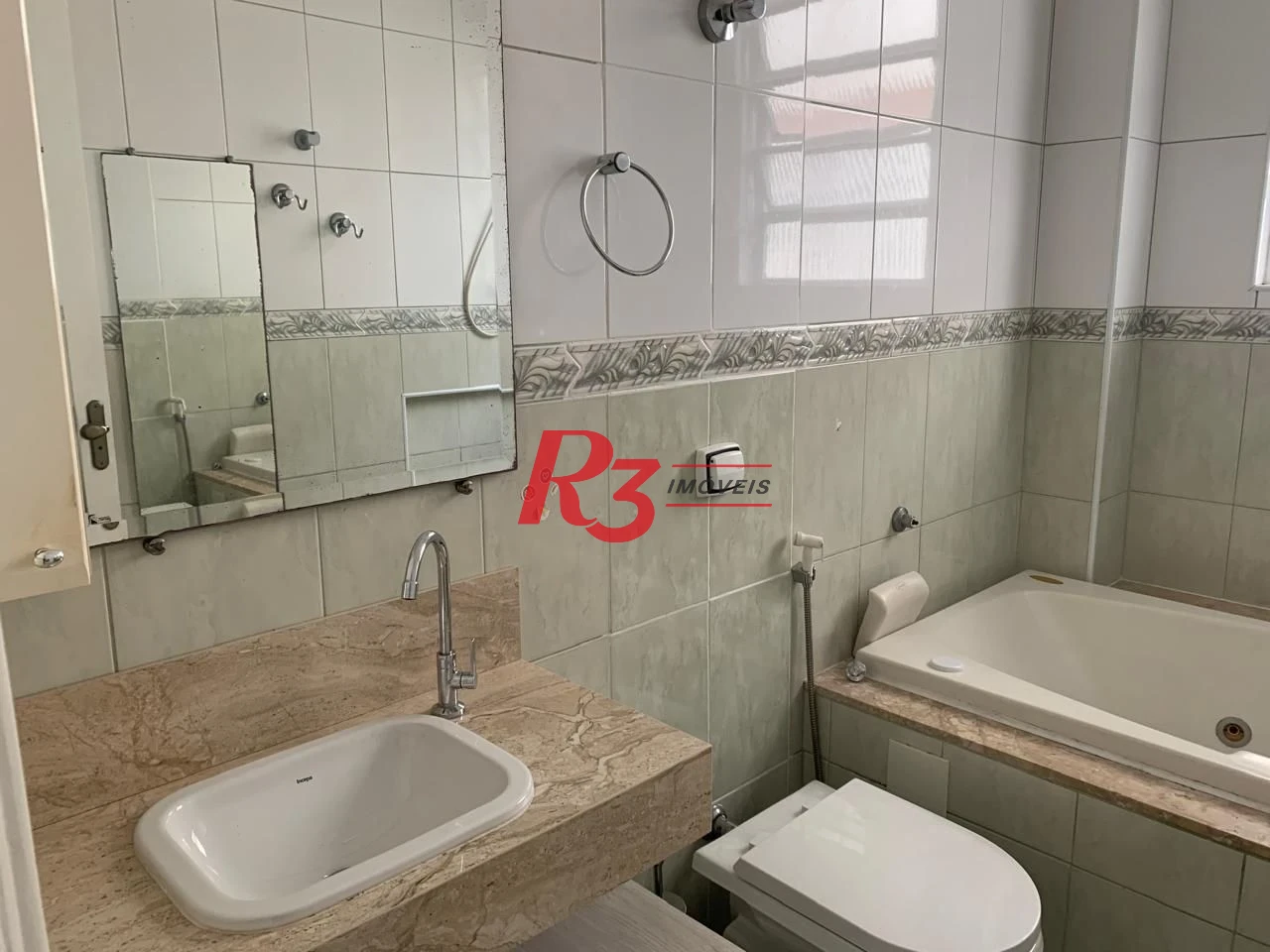 Apartamento com 3 dormitórios à venda, 97 m² por R$ 550.000,00 - Gonzaga - Santos/SP