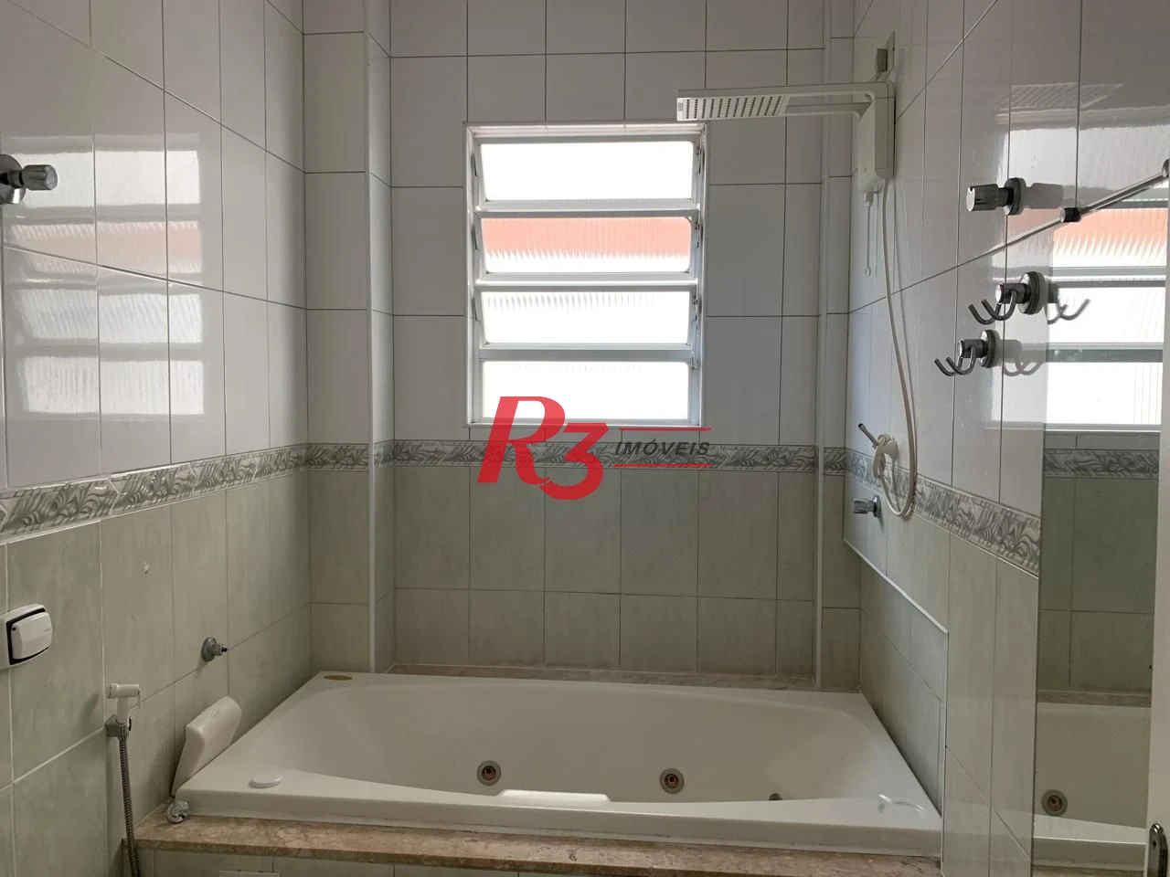 Apartamento com 3 dormitórios à venda, 97 m² por R$ 550.000,00 - Gonzaga - Santos/SP