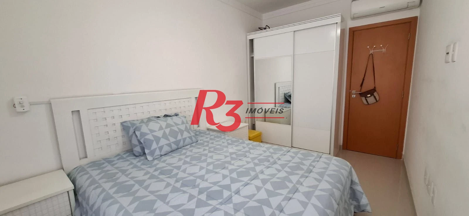 Apartamento com 2 dormitórios à venda, 72 m² por R$ 960.000,00 - Embaré - Santos/SP