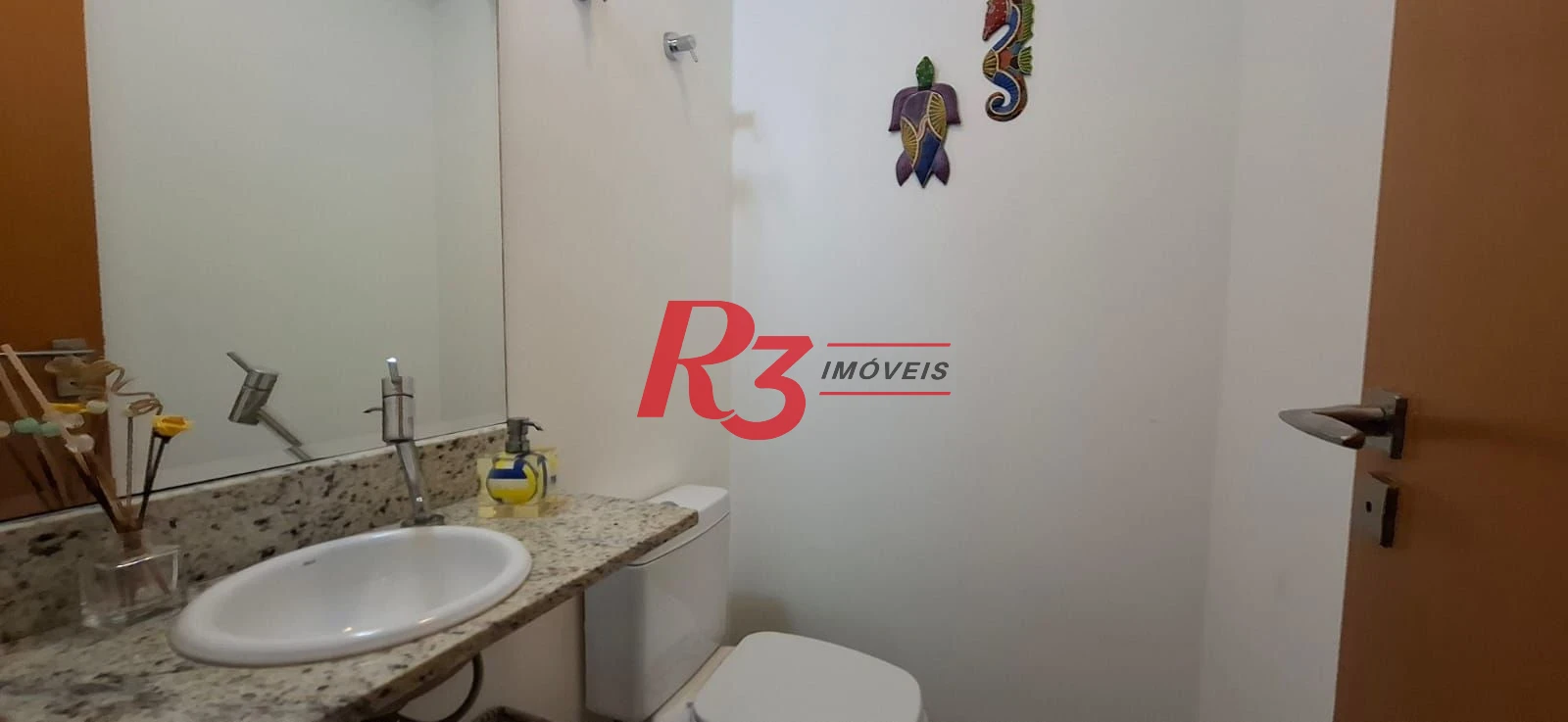Apartamento com 2 dormitórios à venda, 72 m² por R$ 960.000,00 - Embaré - Santos/SP