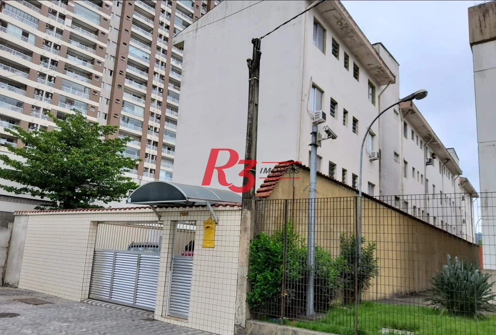 Apartamento com 2 dormitórios à venda, 50 m² por R$ 300.000,00 - Encruzilhada - Santos/SP