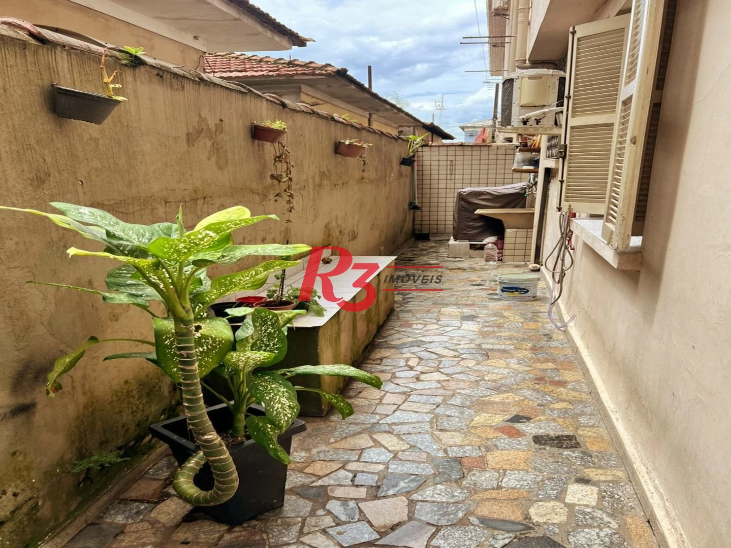 Apartamento com 2 dormitórios à venda, 68 m² por R$ 380.000,00 - Embaré - Santos/SP