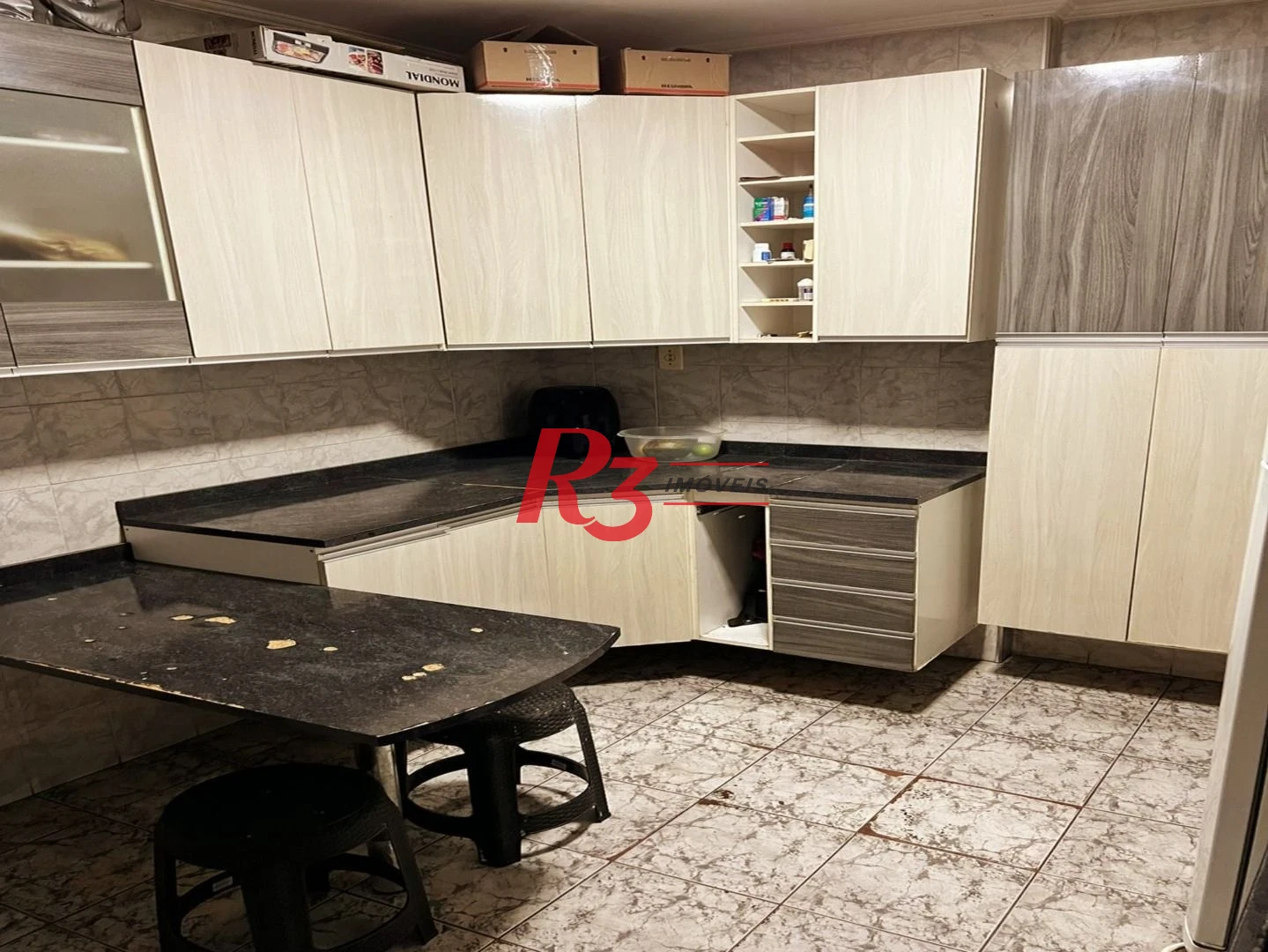 Apartamento com 2 dormitórios à venda, 68 m² por R$ 380.000,00 - Embaré - Santos/SP
