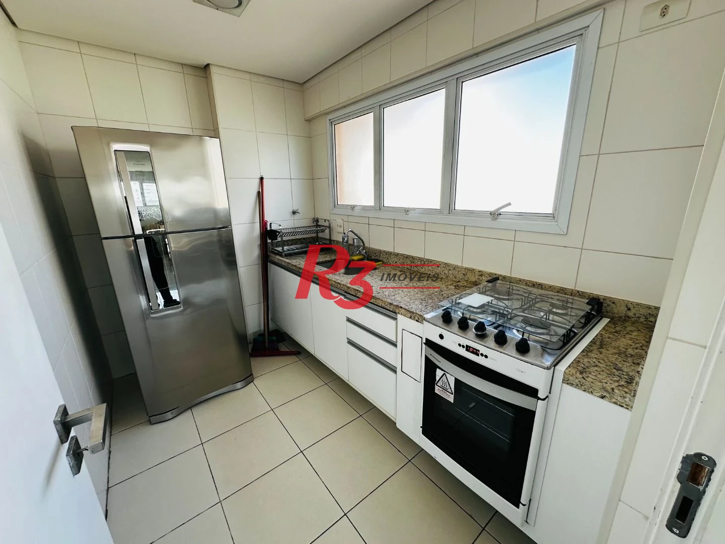 Apartamento com 2 dormitórios para alugar, 84 m² por R$ 6.000,00/mês - Boqueirão - Santos/SP