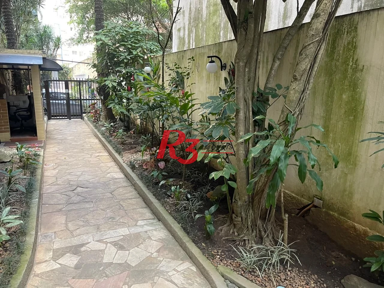 Kitnet com 1 dormitório à venda, 38 m² por R$ 330.000,00 - Boqueirão - Santos/SP