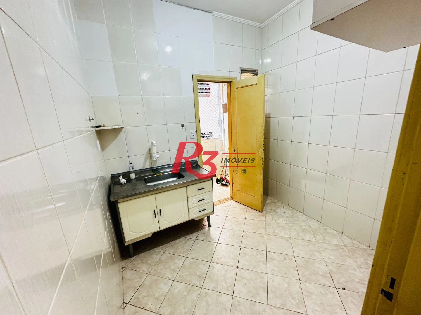 Apartamento com 2 dormitórios à venda, 66 m² por R$ 316.000,00 - José Menino - Santos/SP
