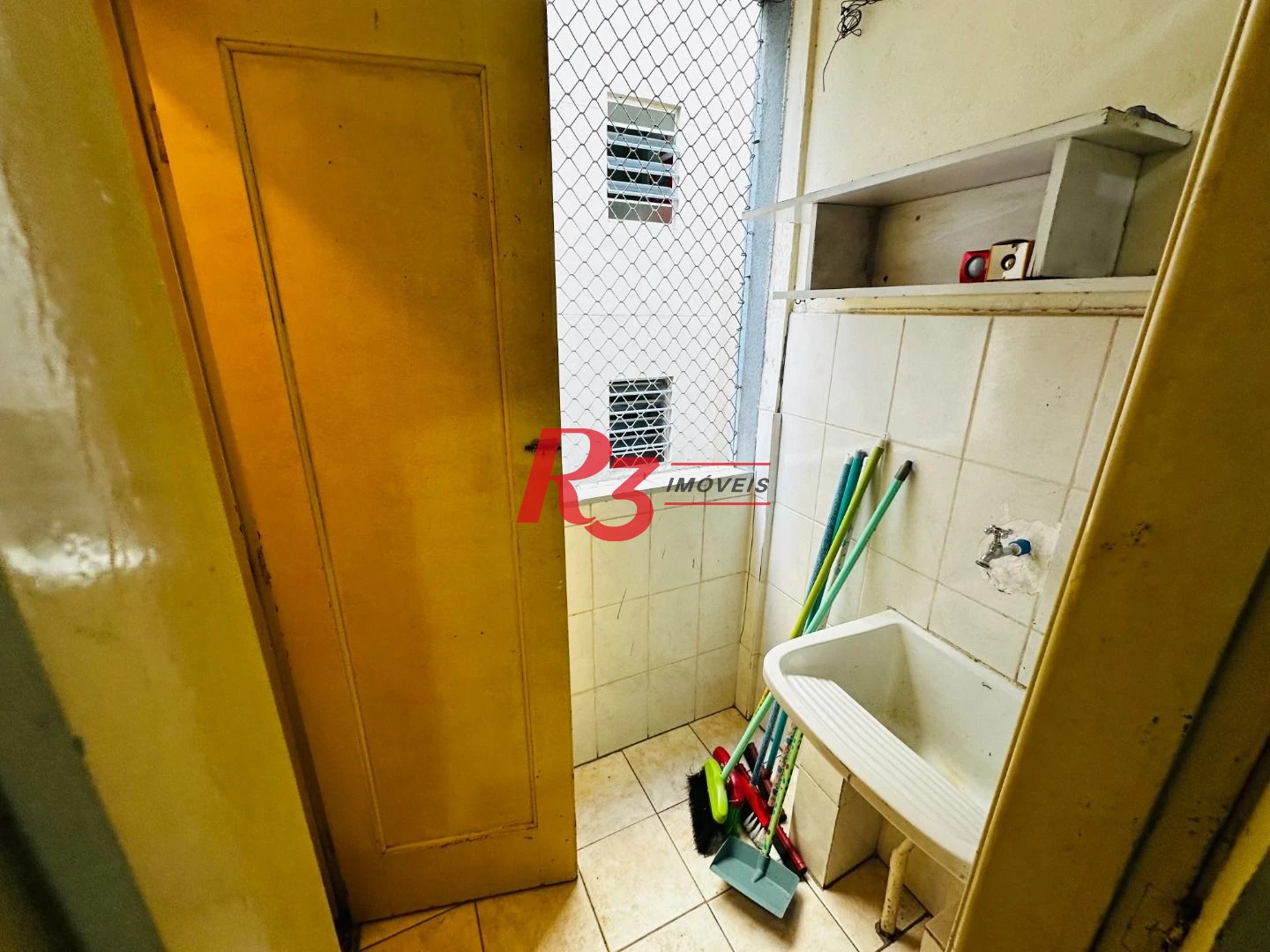 Apartamento com 2 dormitórios à venda, 66 m² por R$ 316.000,00 - José Menino - Santos/SP
