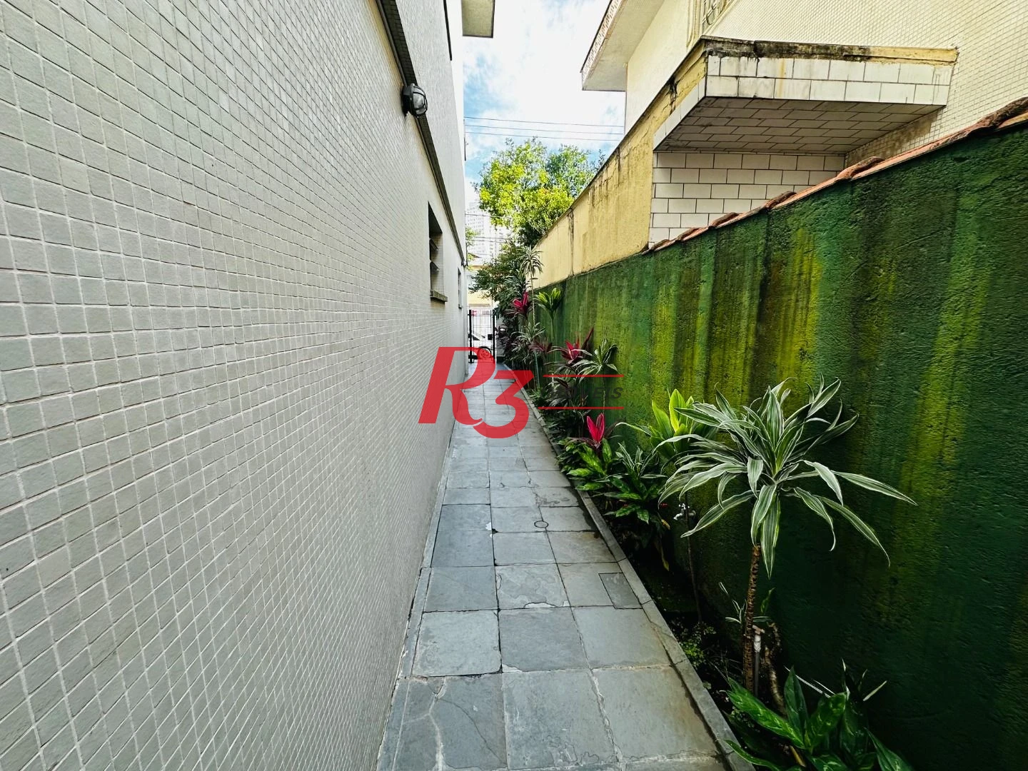 Terreno à venda, 270 m² por R$ 1.980.000,00 - Marapé - Santos/SP