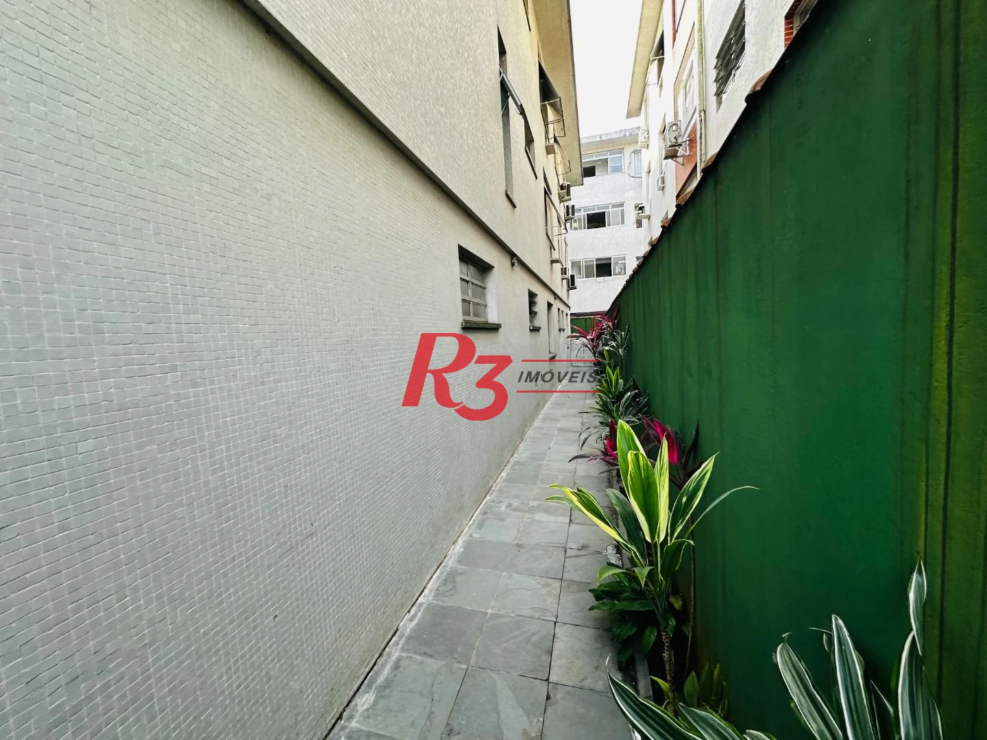 Terreno à venda, 270 m² por R$ 1.980.000,00 - Marapé - Santos/SP