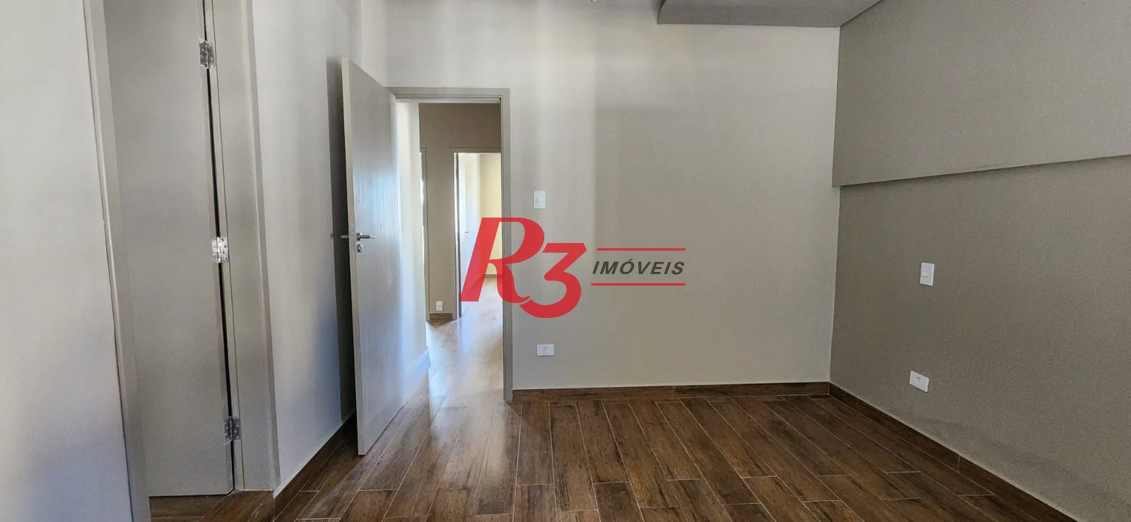 Apartamento com 3 dormitórios à venda, 123 m² por R$ 950.000,00 - Gonzaga - Santos/SP