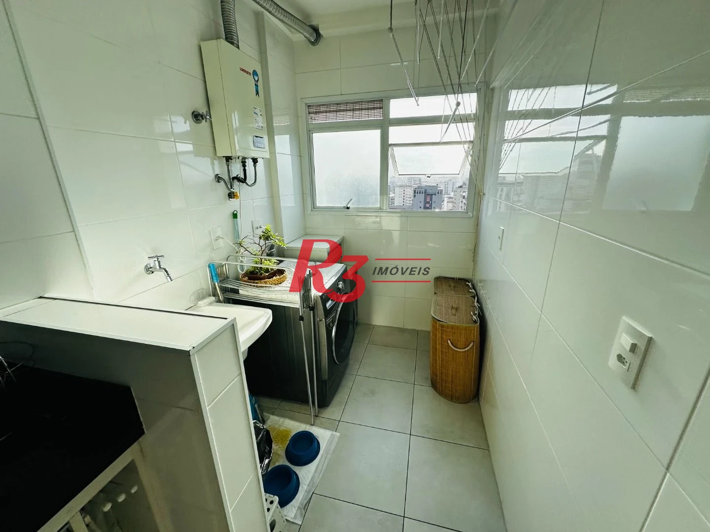 Apartamento com 2 dormitórios à venda, 114 m² por R$ 789.000,00 - Embaré - Santos/SP