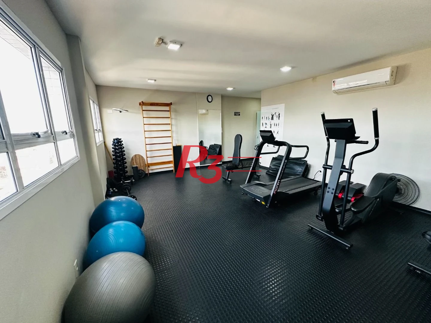 Apartamento com 2 dormitórios à venda, 114 m² por R$ 789.000,00 - Embaré - Santos/SP