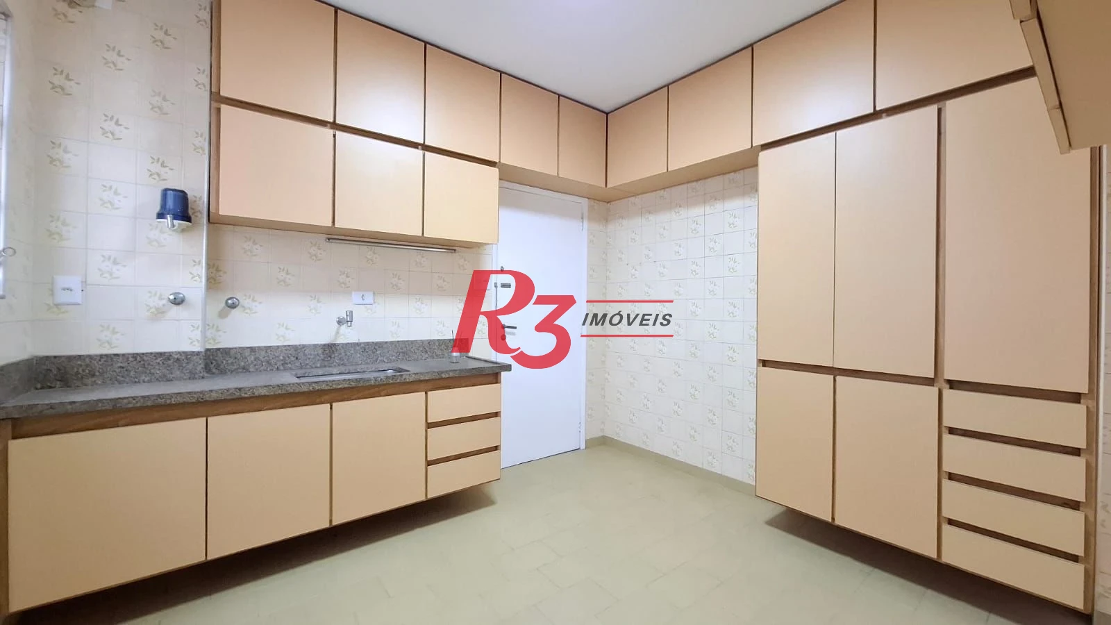 Apartamento com 3 dormitórios à venda, 139 m² por R$ 750.000,00 - Gonzaga - Santos/SP