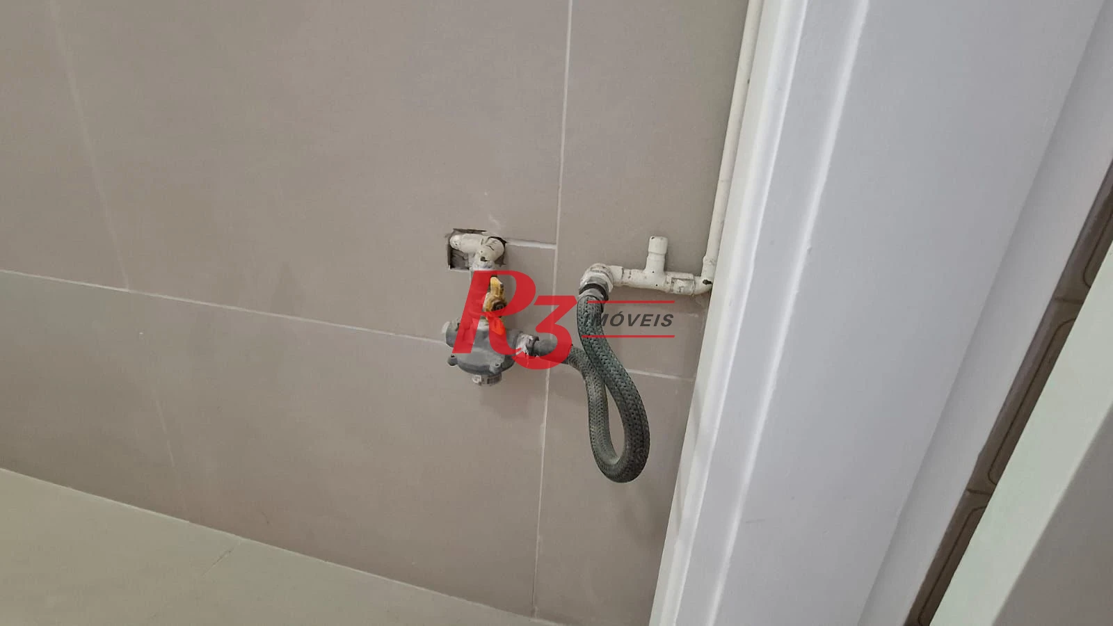 Apartamento com 3 dormitórios à venda, 139 m² por R$ 750.000,00 - Gonzaga - Santos/SP