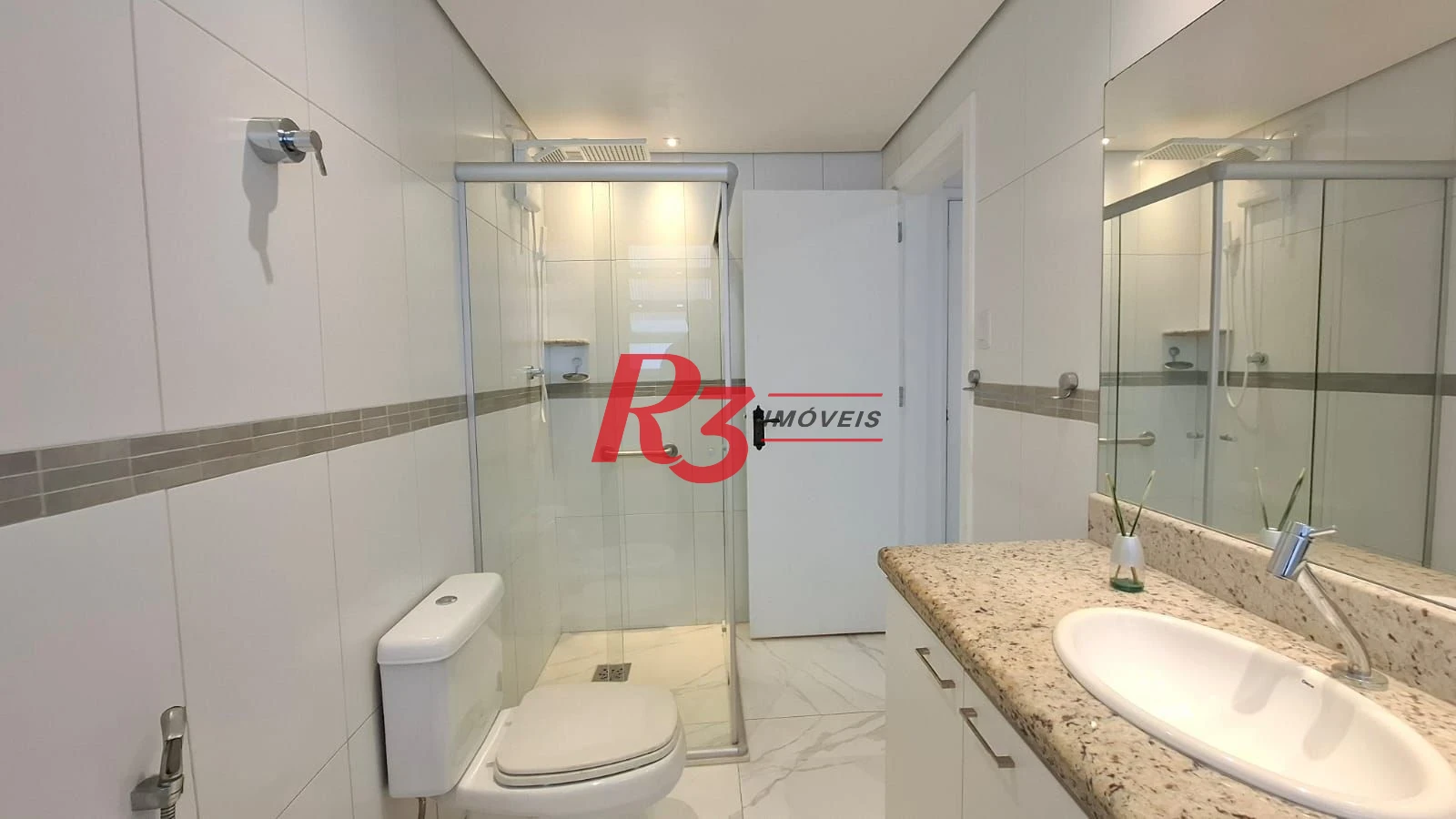 Apartamento com 3 dormitórios à venda, 139 m² por R$ 750.000,00 - Gonzaga - Santos/SP