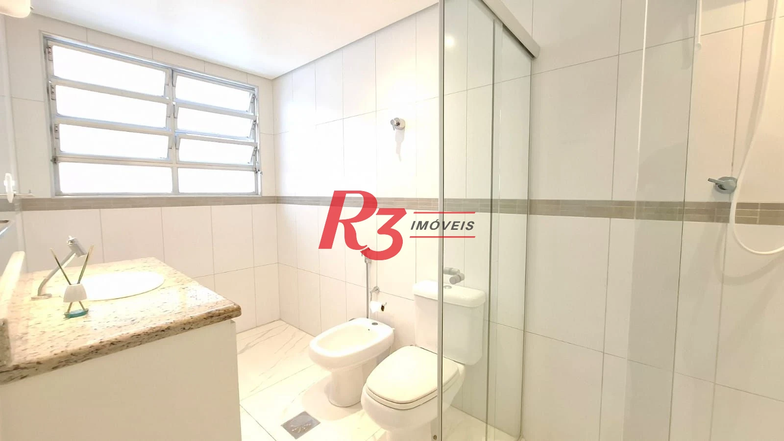 Apartamento com 3 dormitórios à venda, 139 m² por R$ 750.000,00 - Gonzaga - Santos/SP