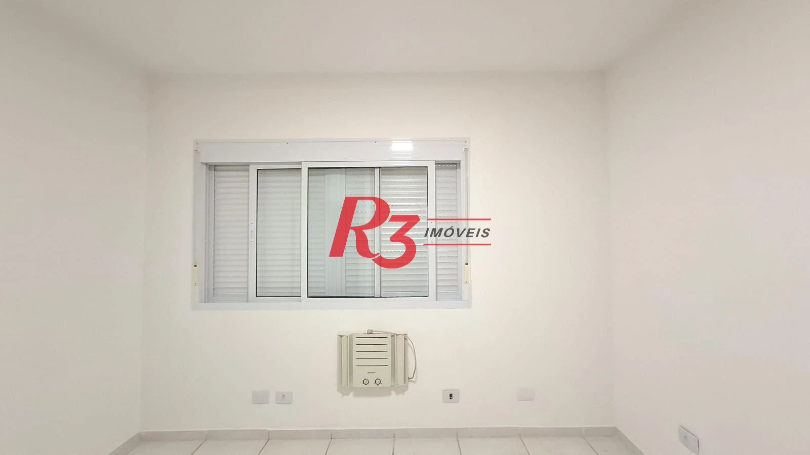 Apartamento com 3 dormitórios à venda, 139 m² por R$ 750.000,00 - Gonzaga - Santos/SP