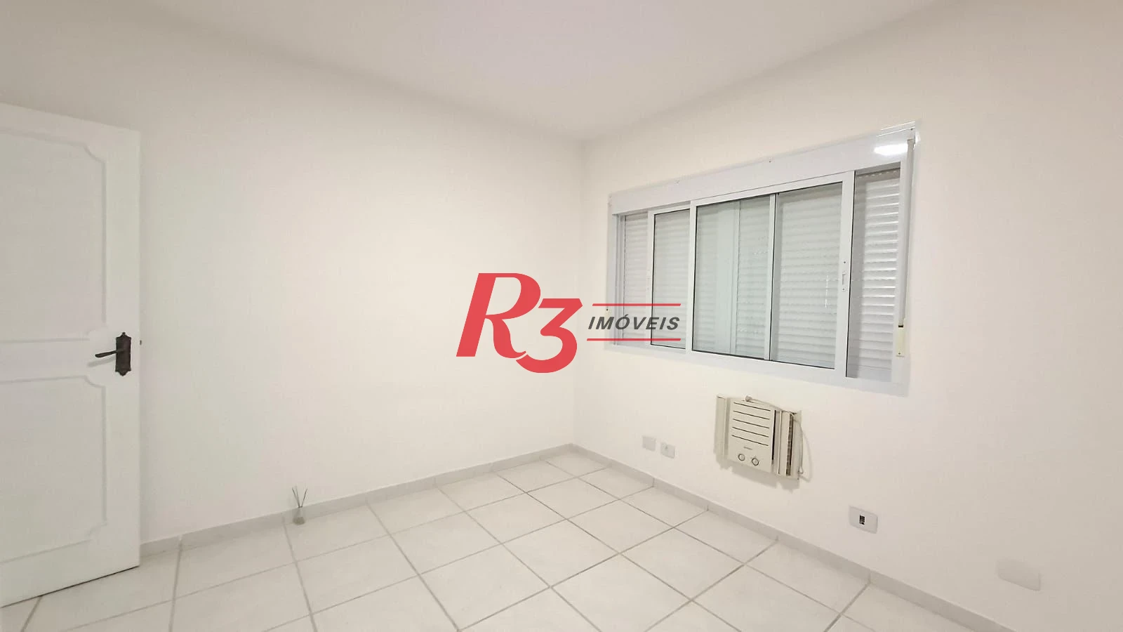 Apartamento com 3 dormitórios à venda, 139 m² por R$ 750.000,00 - Gonzaga - Santos/SP