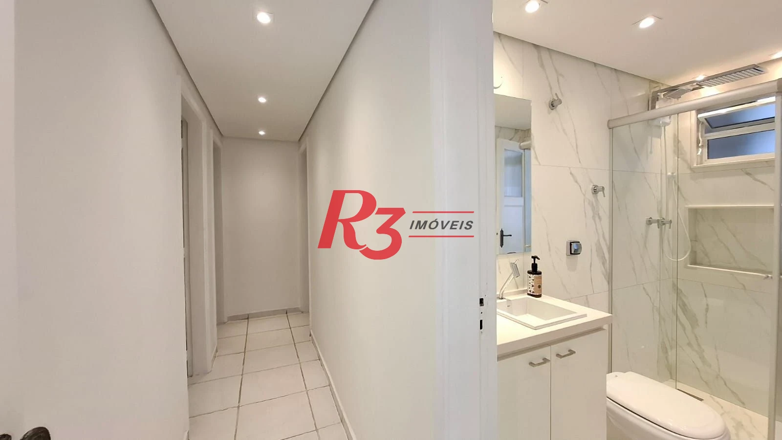 Apartamento com 3 dormitórios à venda, 139 m² por R$ 750.000,00 - Gonzaga - Santos/SP