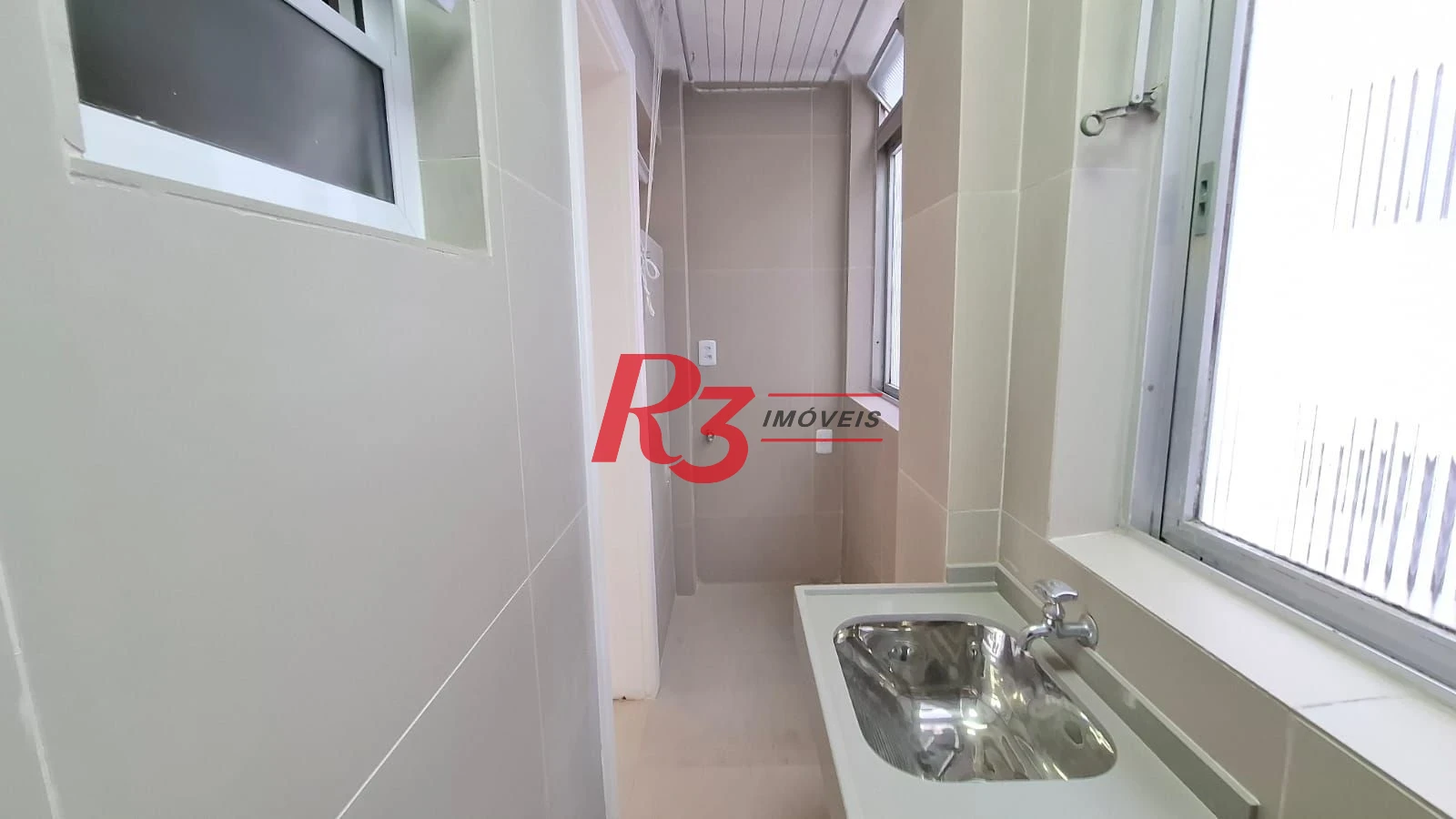 Apartamento com 3 dormitórios à venda, 139 m² por R$ 750.000,00 - Gonzaga - Santos/SP