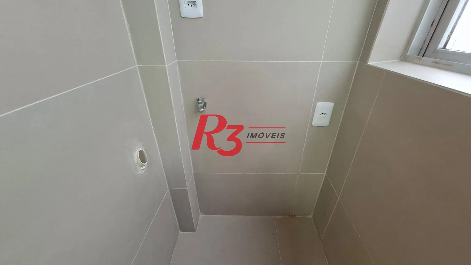Apartamento com 3 dormitórios à venda, 139 m² por R$ 750.000,00 - Gonzaga - Santos/SP