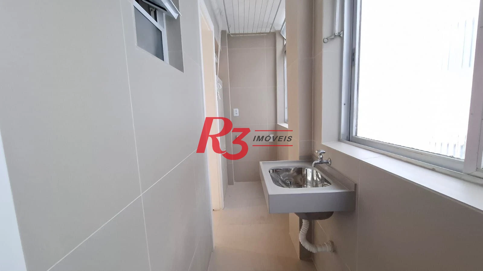 Apartamento com 3 dormitórios à venda, 139 m² por R$ 750.000,00 - Gonzaga - Santos/SP