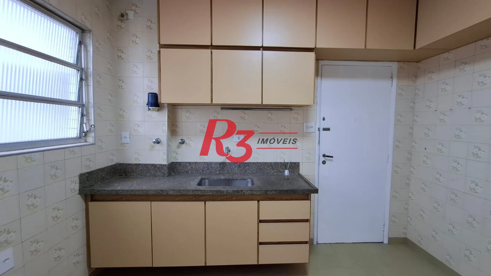 Apartamento com 3 dormitórios à venda, 139 m² por R$ 750.000,00 - Gonzaga - Santos/SP