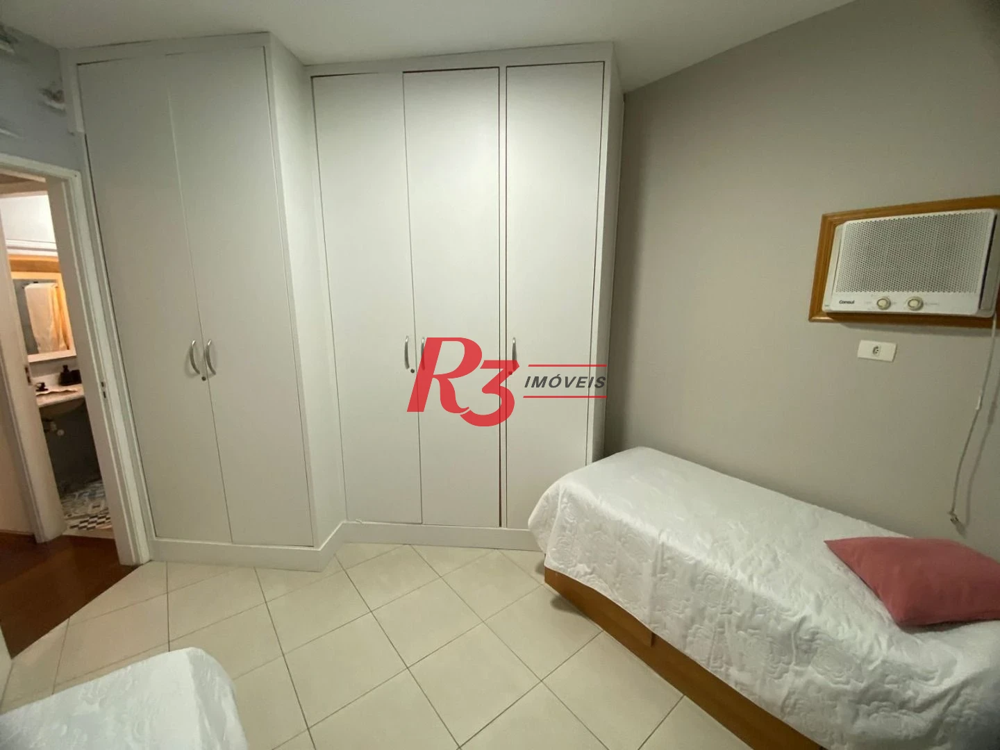 Apartamento com 2 dormitórios para alugar, 71 m² por R$ 3.700,02/mês - Vila Matias - Santos/SP
