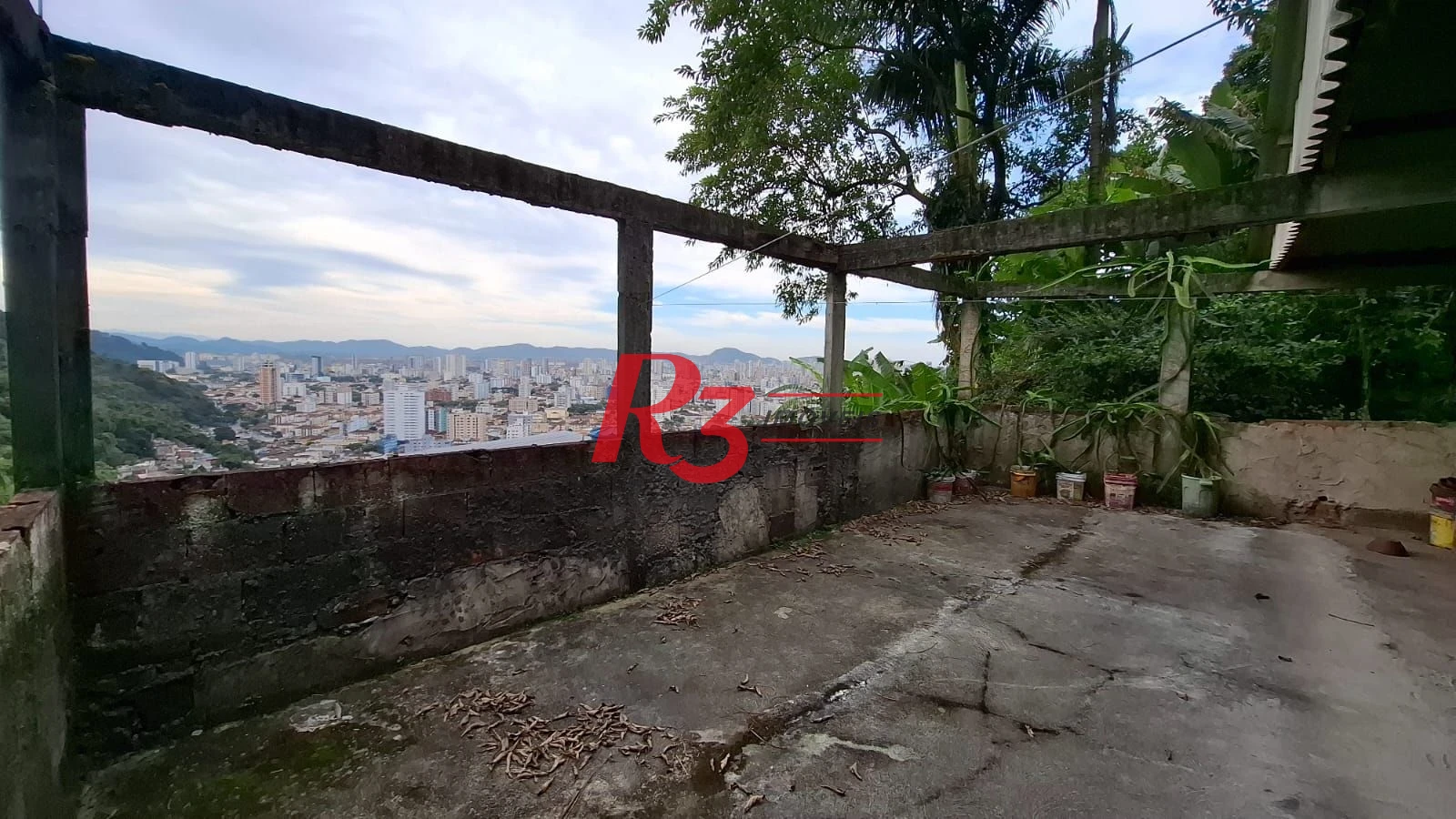 Casa com 1 dormitório à venda, 200 m² por R$ 300.000,00 - Morro Nova Cintra - Santos/SP