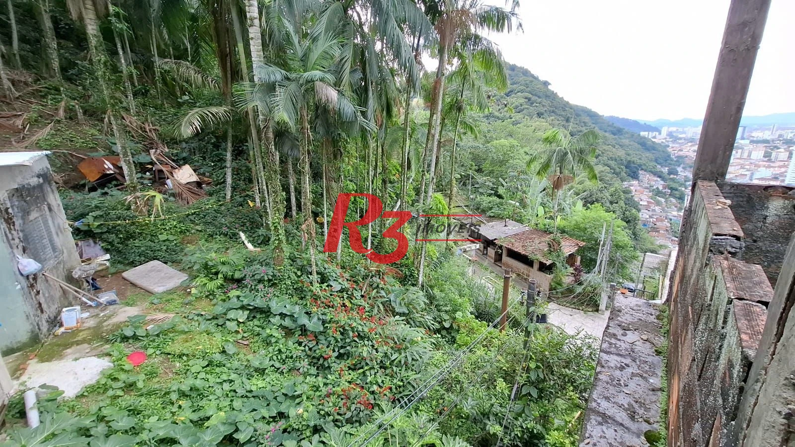 Casa com 1 dormitório à venda, 200 m² por R$ 300.000,00 - Morro Nova Cintra - Santos/SP