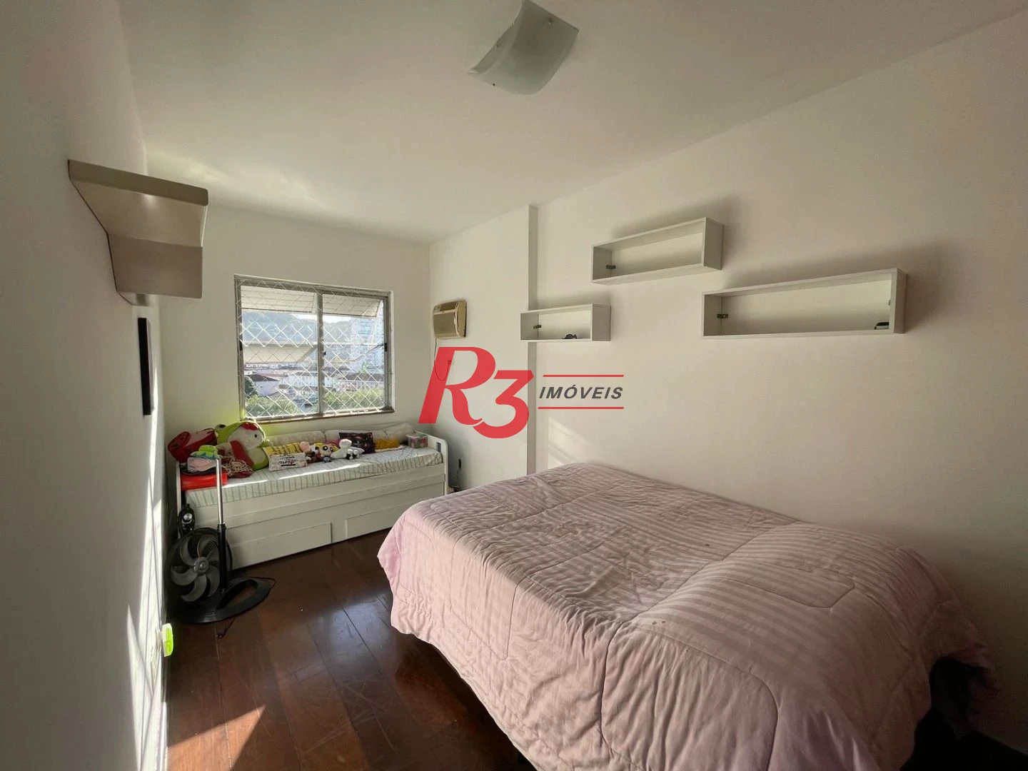 Apartamento com 3 dormitórios à venda, 179 m² por R$ 700.000,00 - Campo Grande - Santos/SP