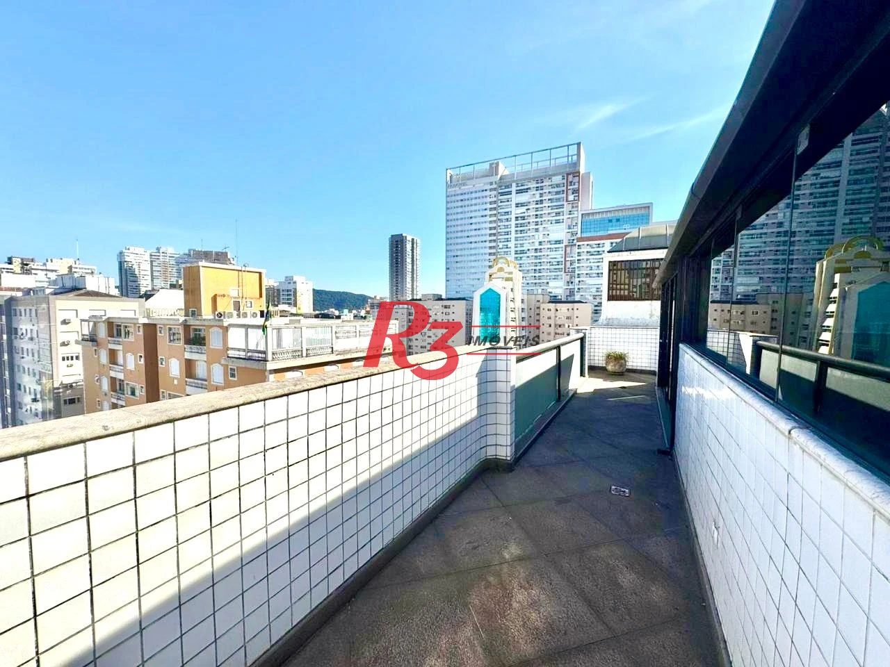 Cobertura com piscina e 4 dormitórios para alugar, 746 m² por R$ 20.000/mês - Gonzaga - Santos/SP