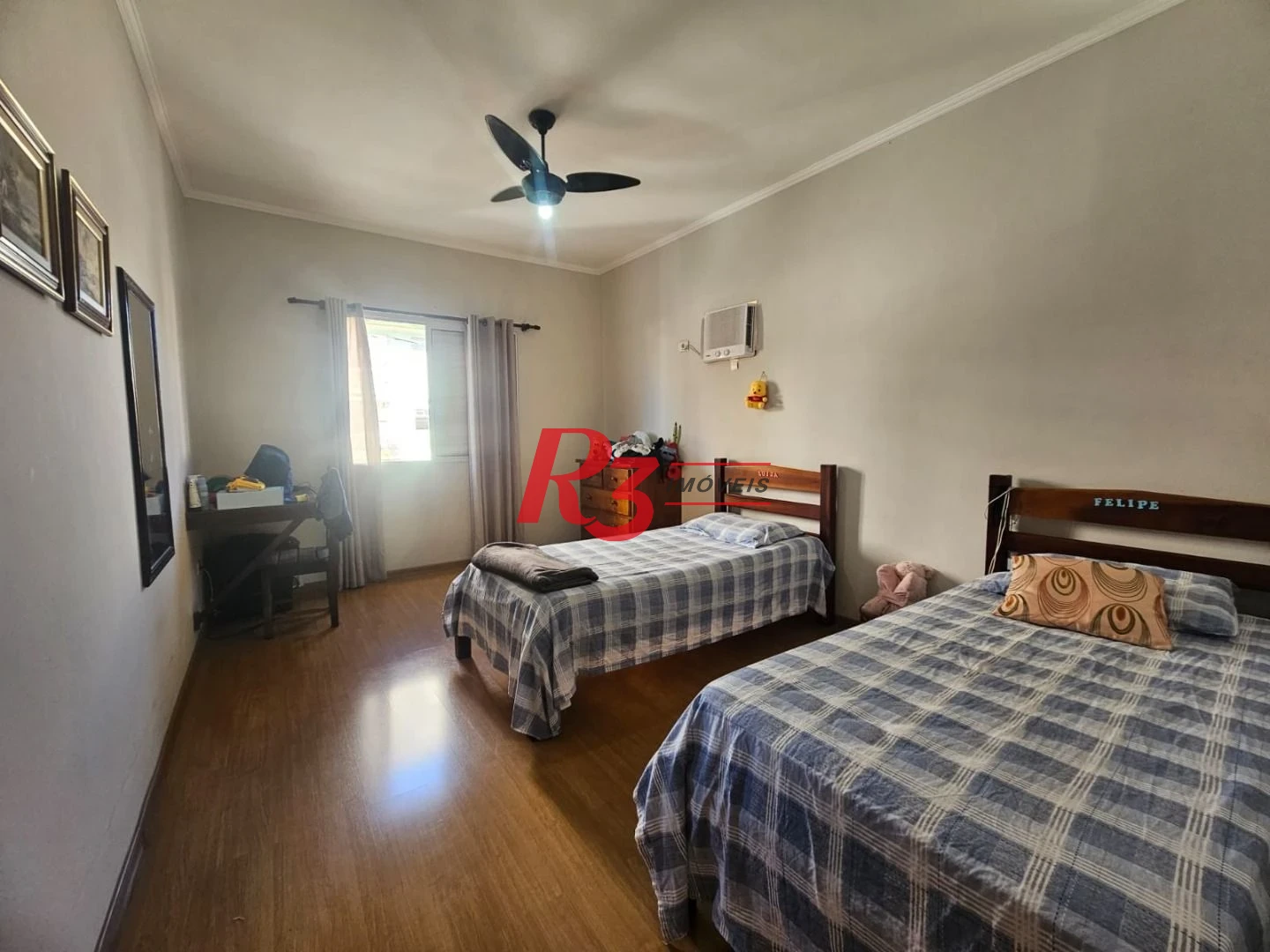 Oportunidade no Campo Grande Sobrado á venda com 3 Dorms, Quintal com Churrasqueira e 3 Vagas Fixas