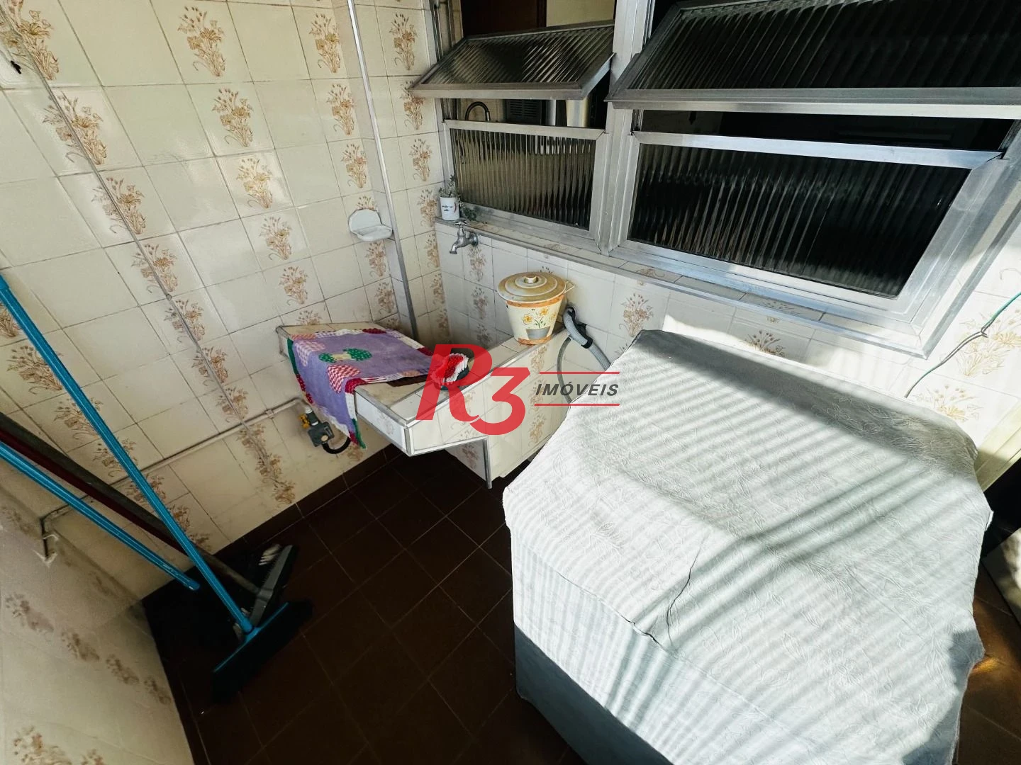Apartamento com 3 dormitórios à venda, 130 m² por R$ 650.000,00 - Campo Grande - Santos/SP