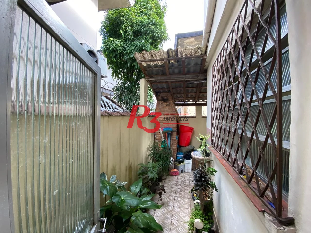 Sobrado com 2 dormitórios à venda, 77 m² por R$ 550.000,00 - Vila Matias - Santos/SP